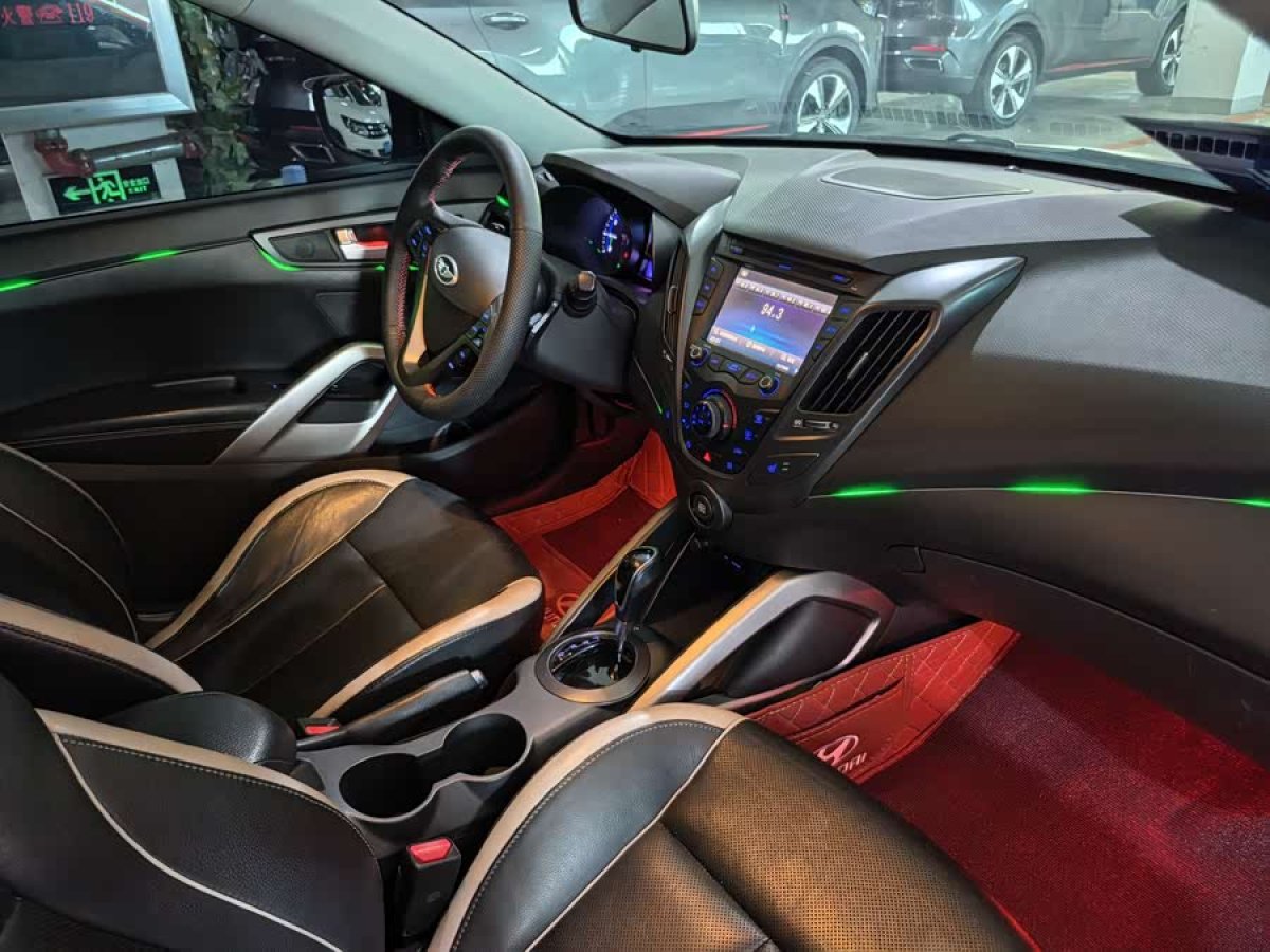 Hyundai Veloster 2013 #4 Hyundai Veloster 2013 car image #4