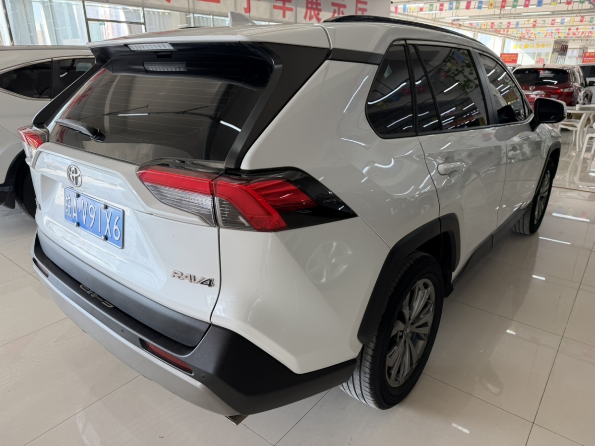 Toyota RAV4 2024 car image #4