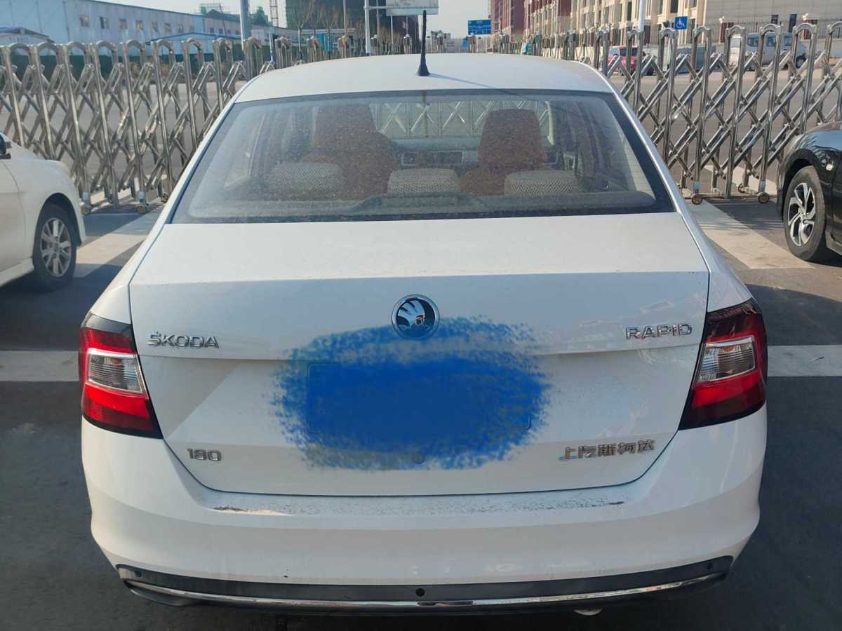 Skoda Rapid 2018 car image #4