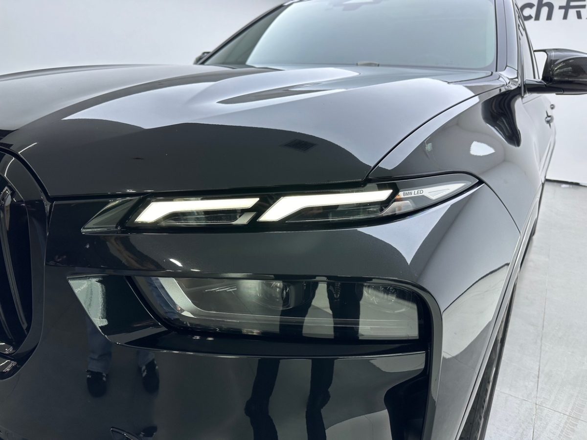 BMW X7 2024 car image #4