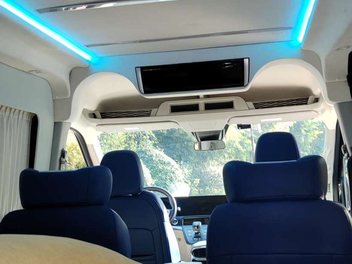 Ford Transit T8 2023 car image #4