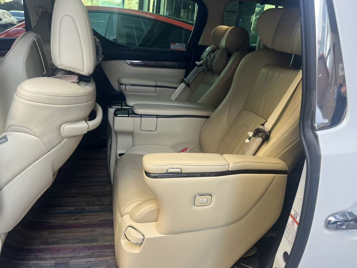 Toyota Alphard 2021 immagine di auto #4