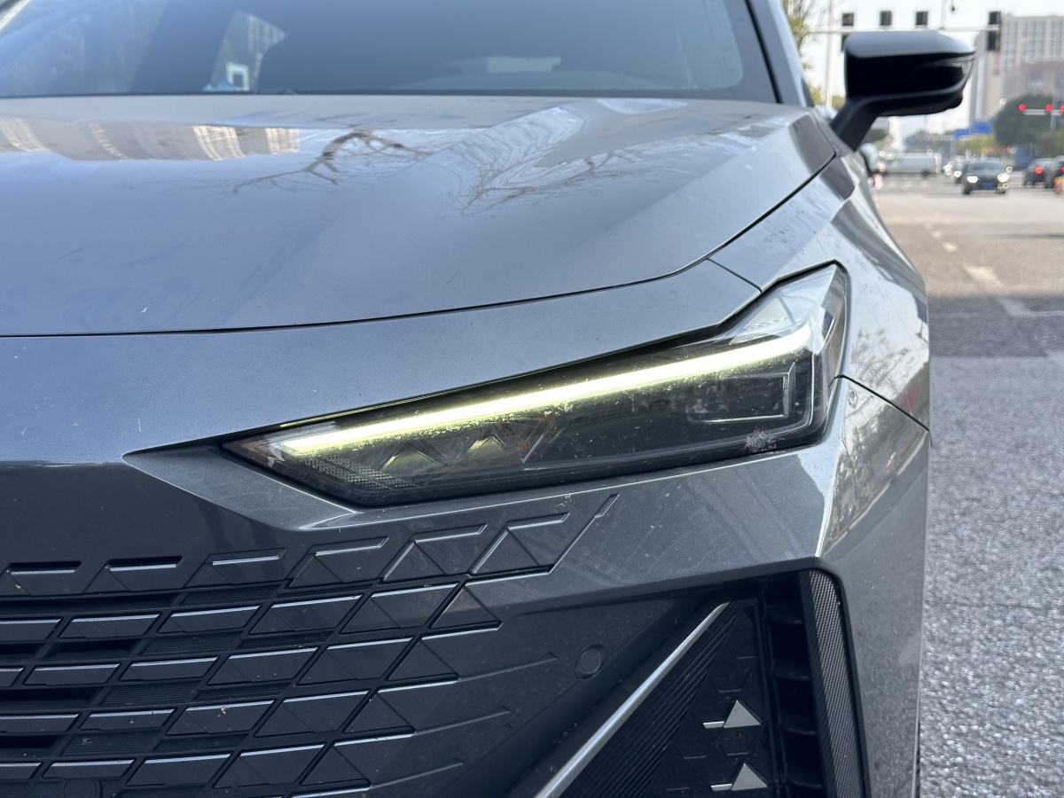 Changan UNI-V 2022 car image #4