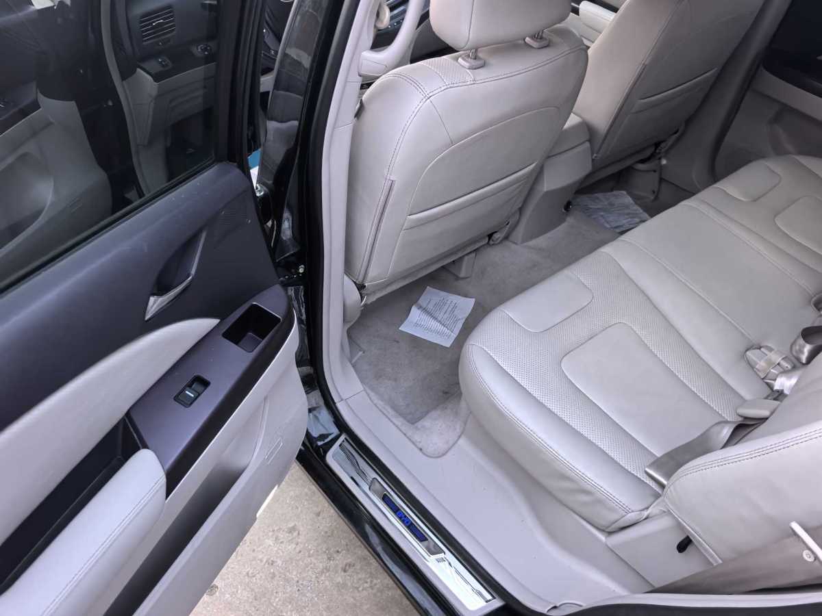 BYD e6 2015 #4 BYD e6 2015 car image #4