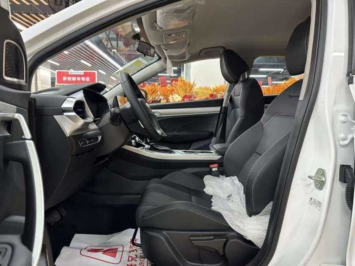 GEELY Coolray 2025 #4 GEELY Coolray 2025 car image #4