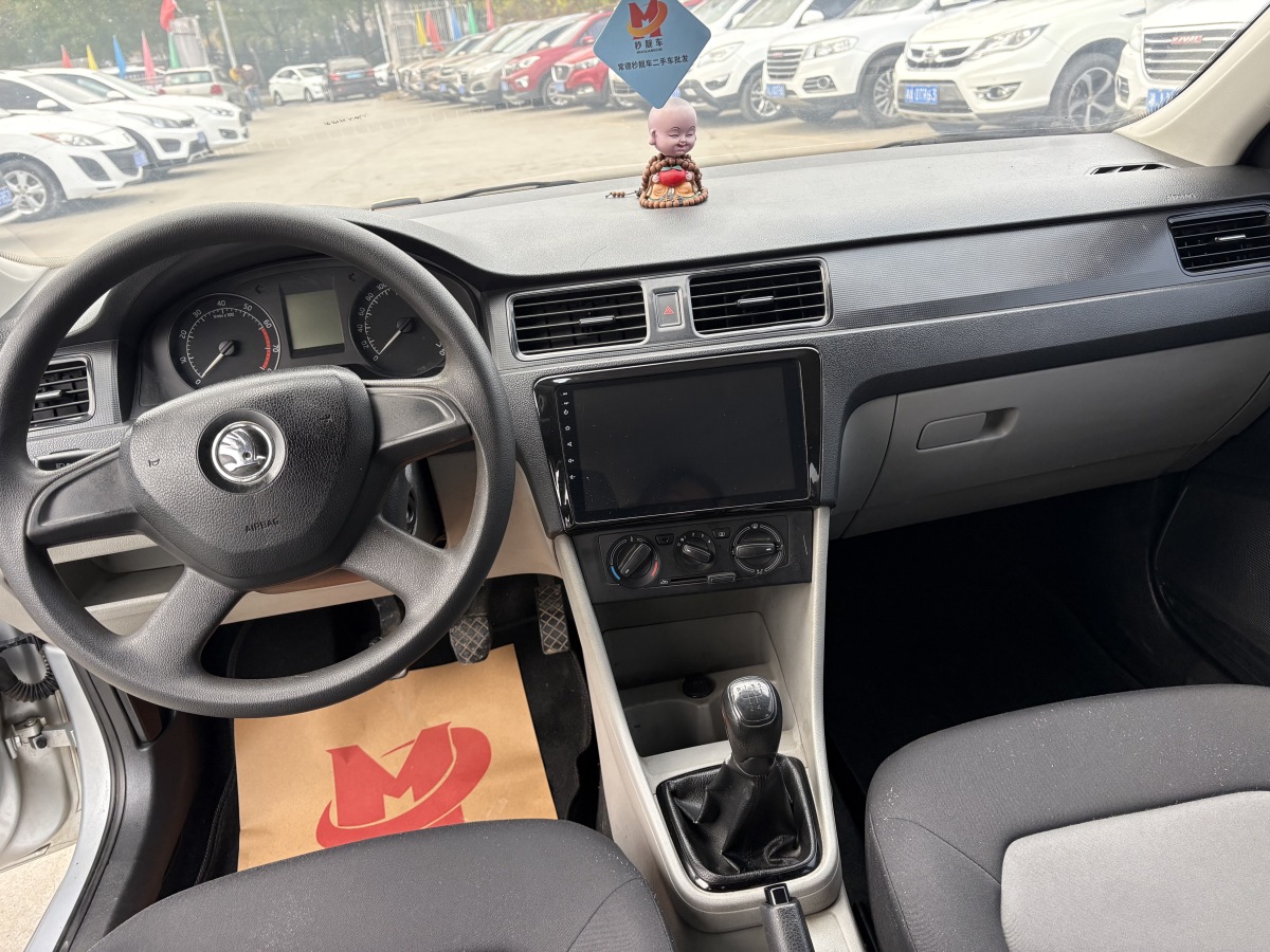 Skoda Rapid 2013 immagine di auto #4