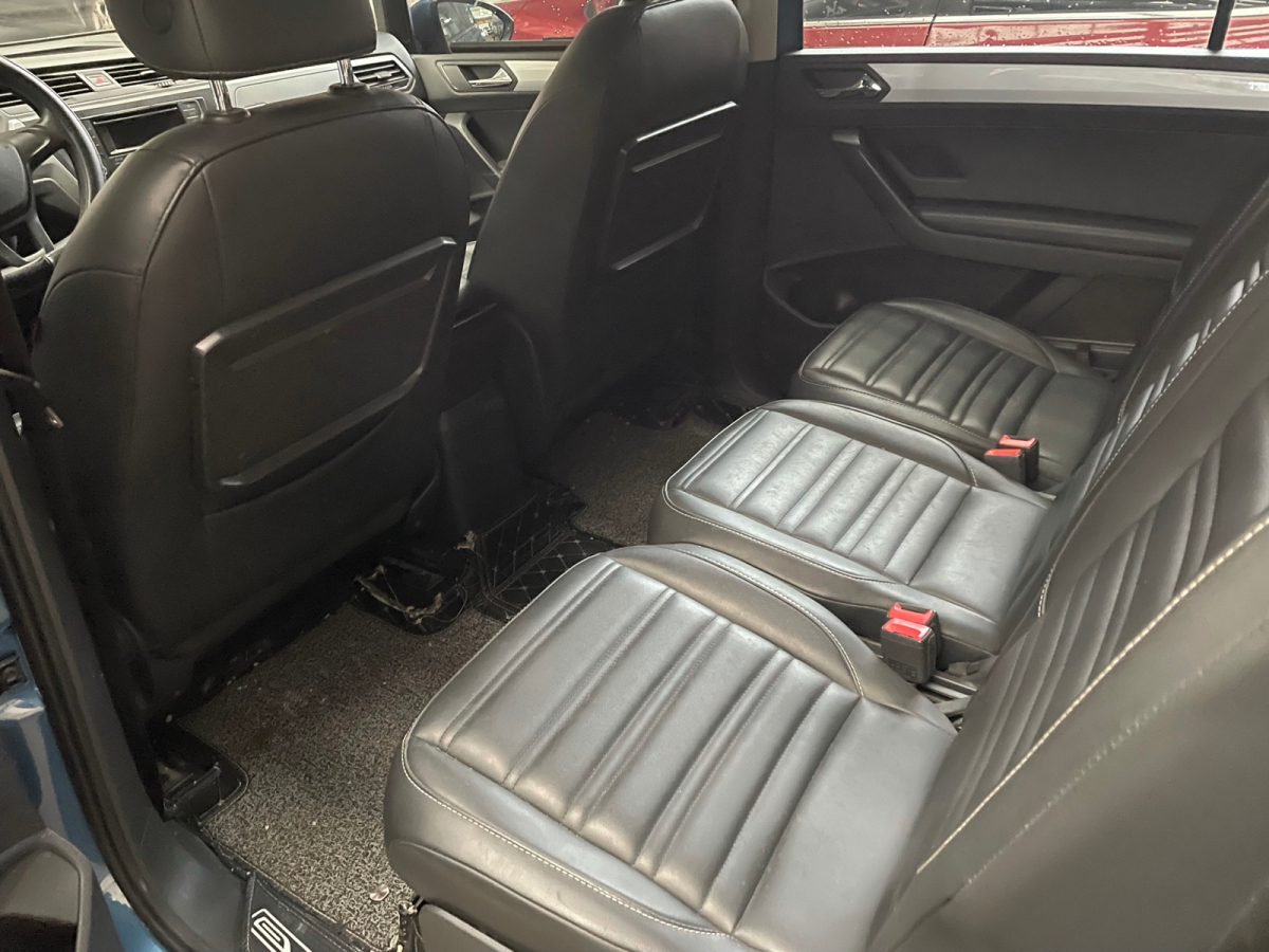 Volkswagen Touran 2020 immagine di auto #4