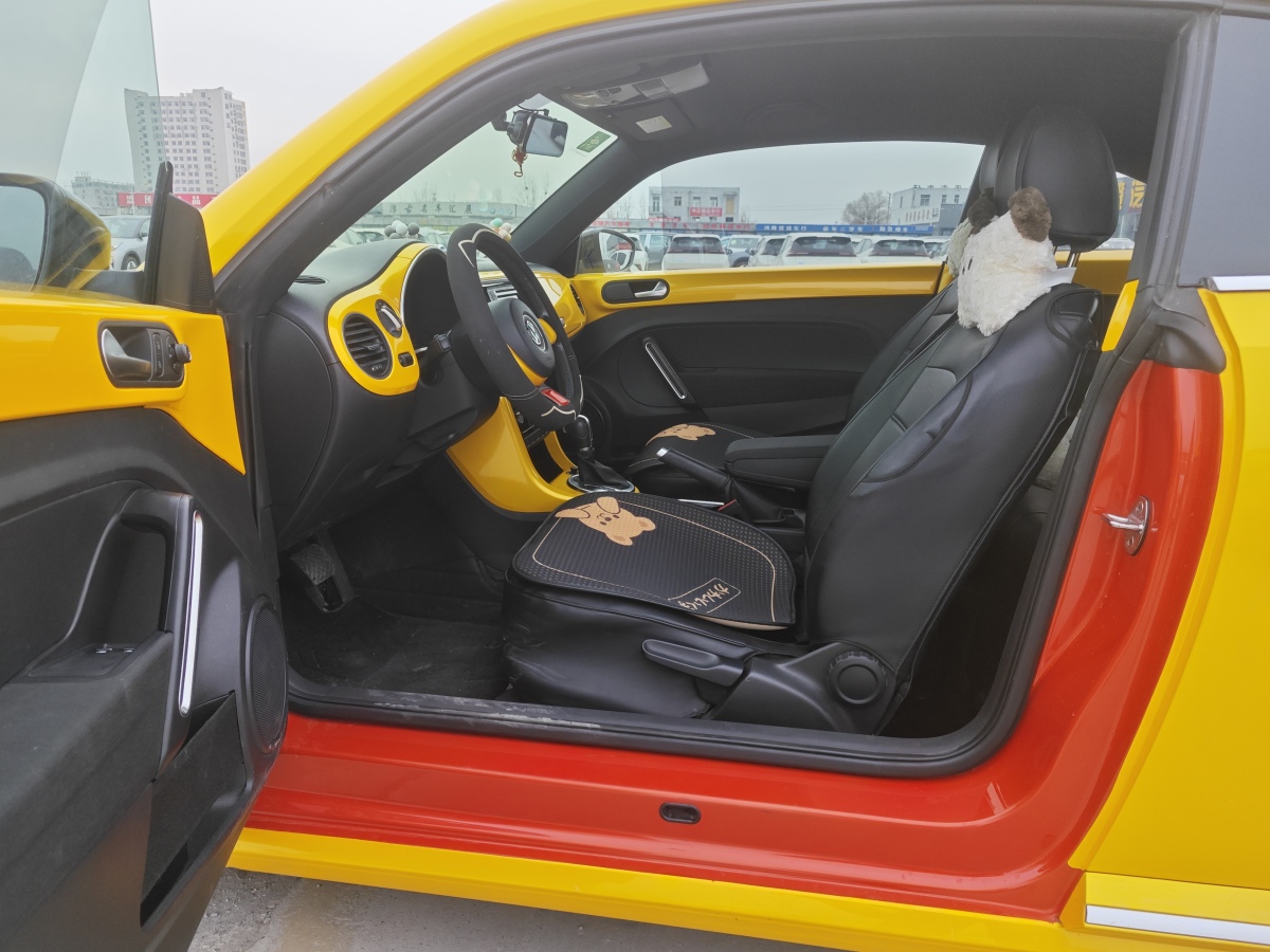 Volkswagen Beetle 2019 car image #4