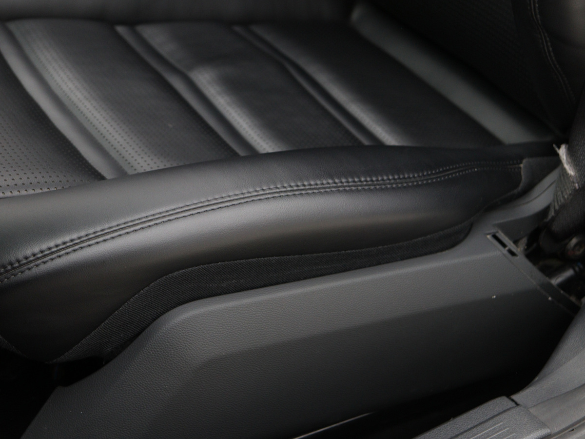 Mercedes-Benz 2012 car image #4