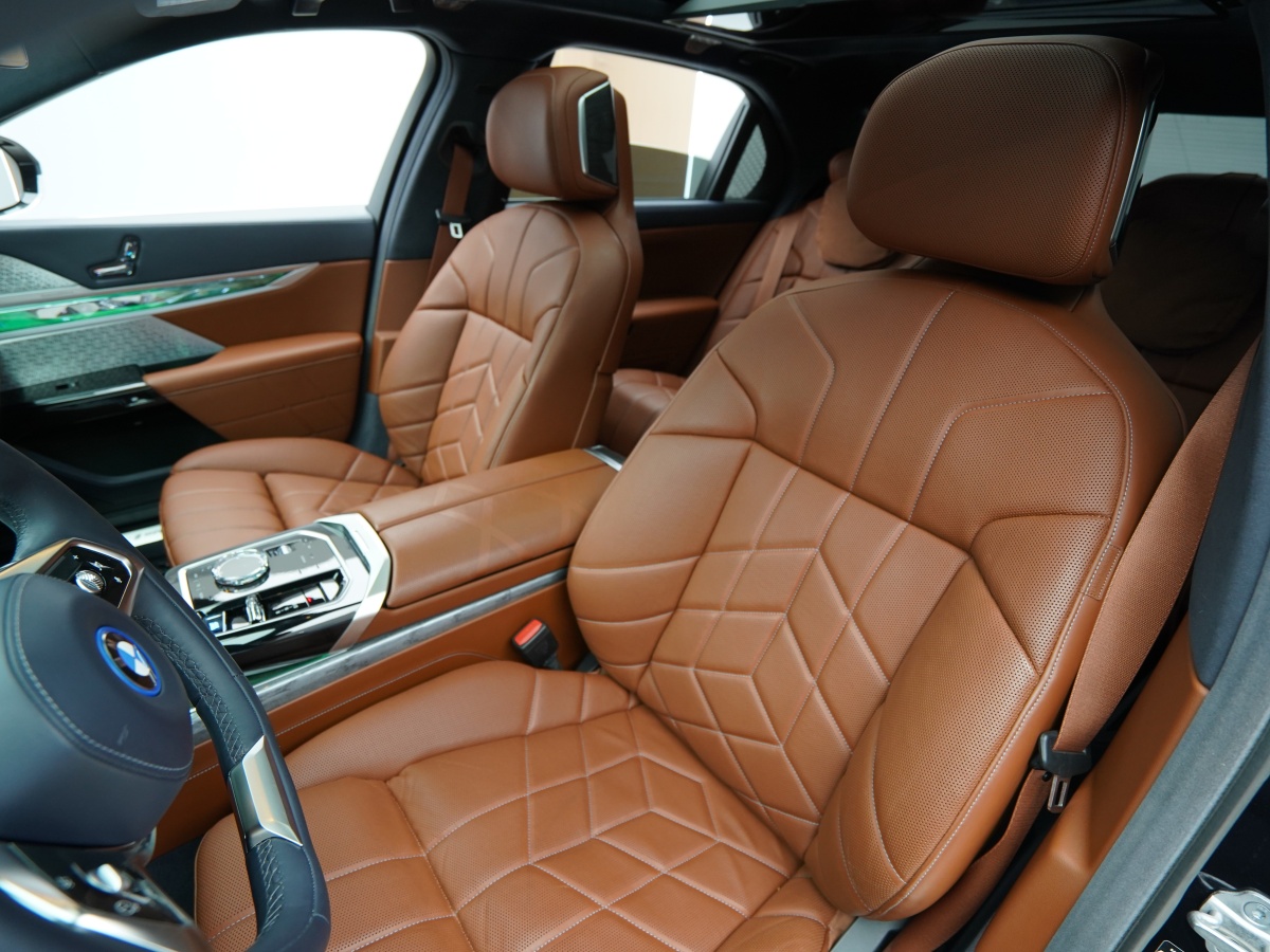 BMW i7 2023 imagen de coche #4