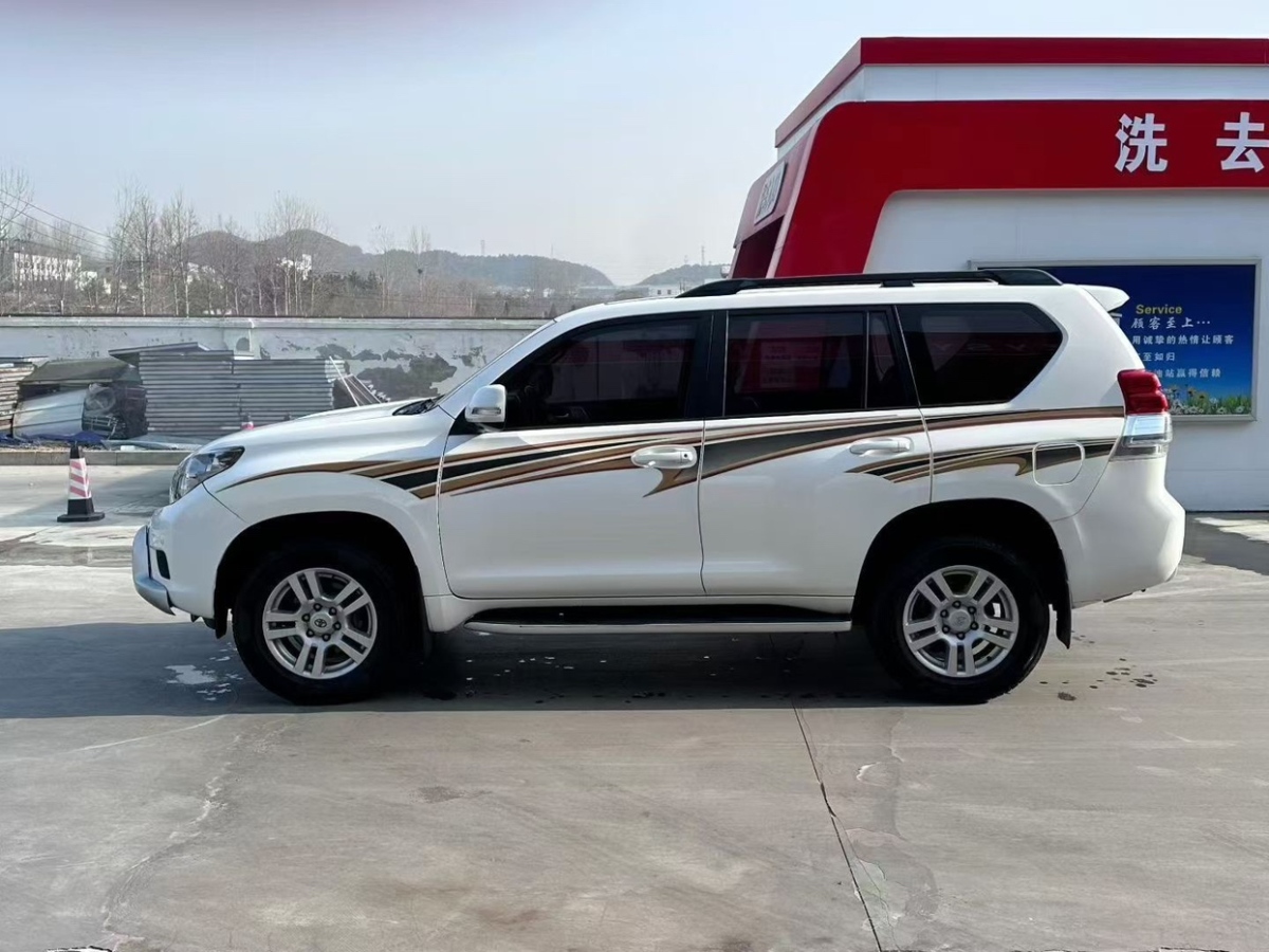 Toyota Land Cruiser Prado 2013 #4 Toyota Land Cruiser Prado 2013 car image #4