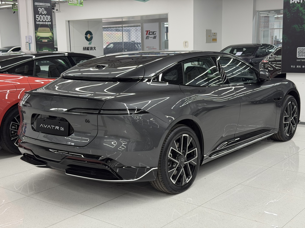 Avatr 06 2025 car image #4