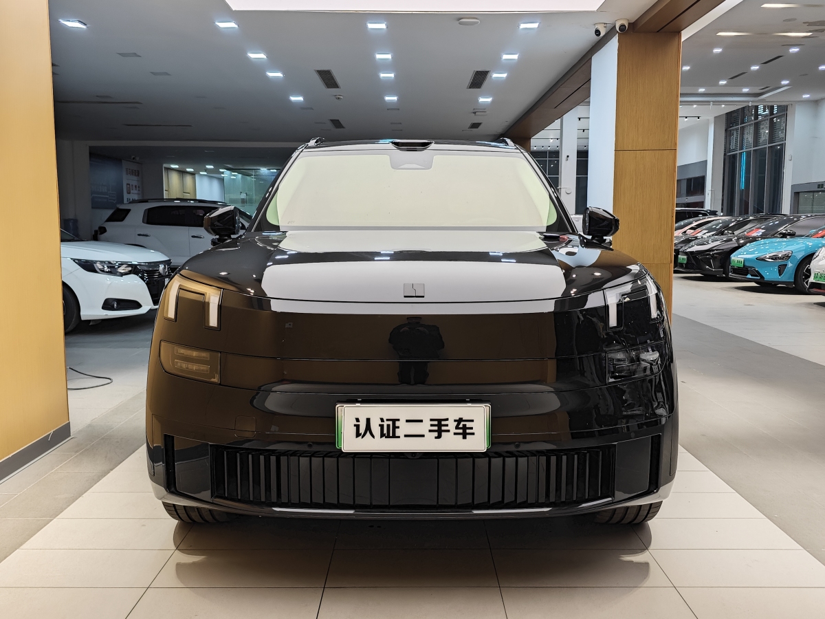 Lynk & Co 900 2025 car image #4
