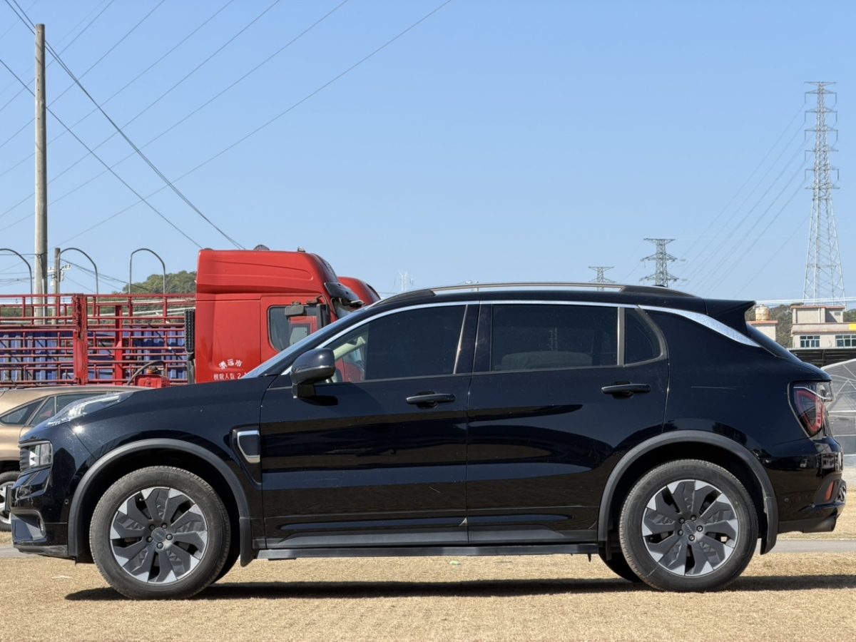 Lynk & Co 01 EM-P 2018 car image #4