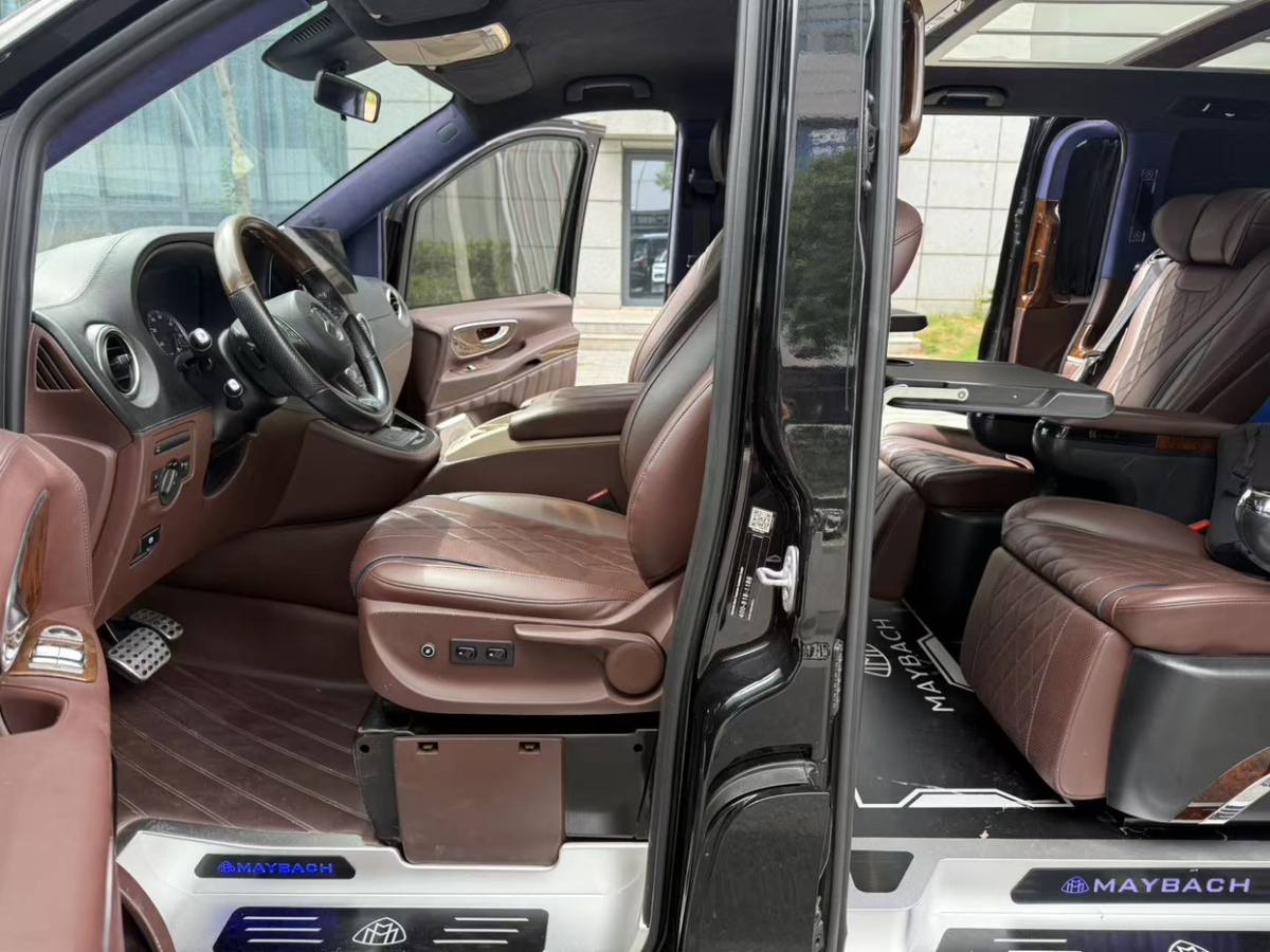 Mercedes-Benz 2019 car image #4