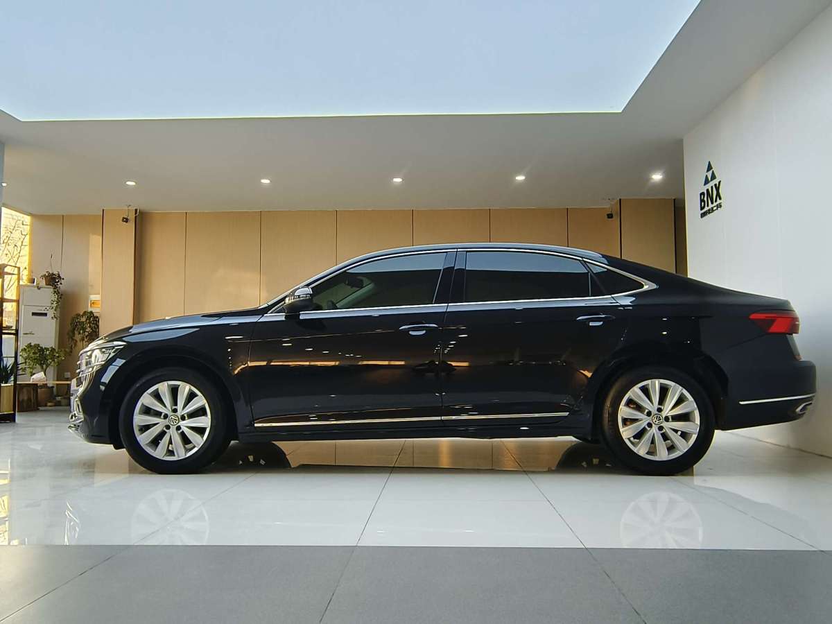 Volkswagen Passat 2020 car image #4