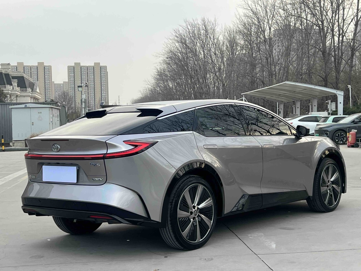 Toyota bZ5 2025 #4 Toyota bZ5 2025 car image #4