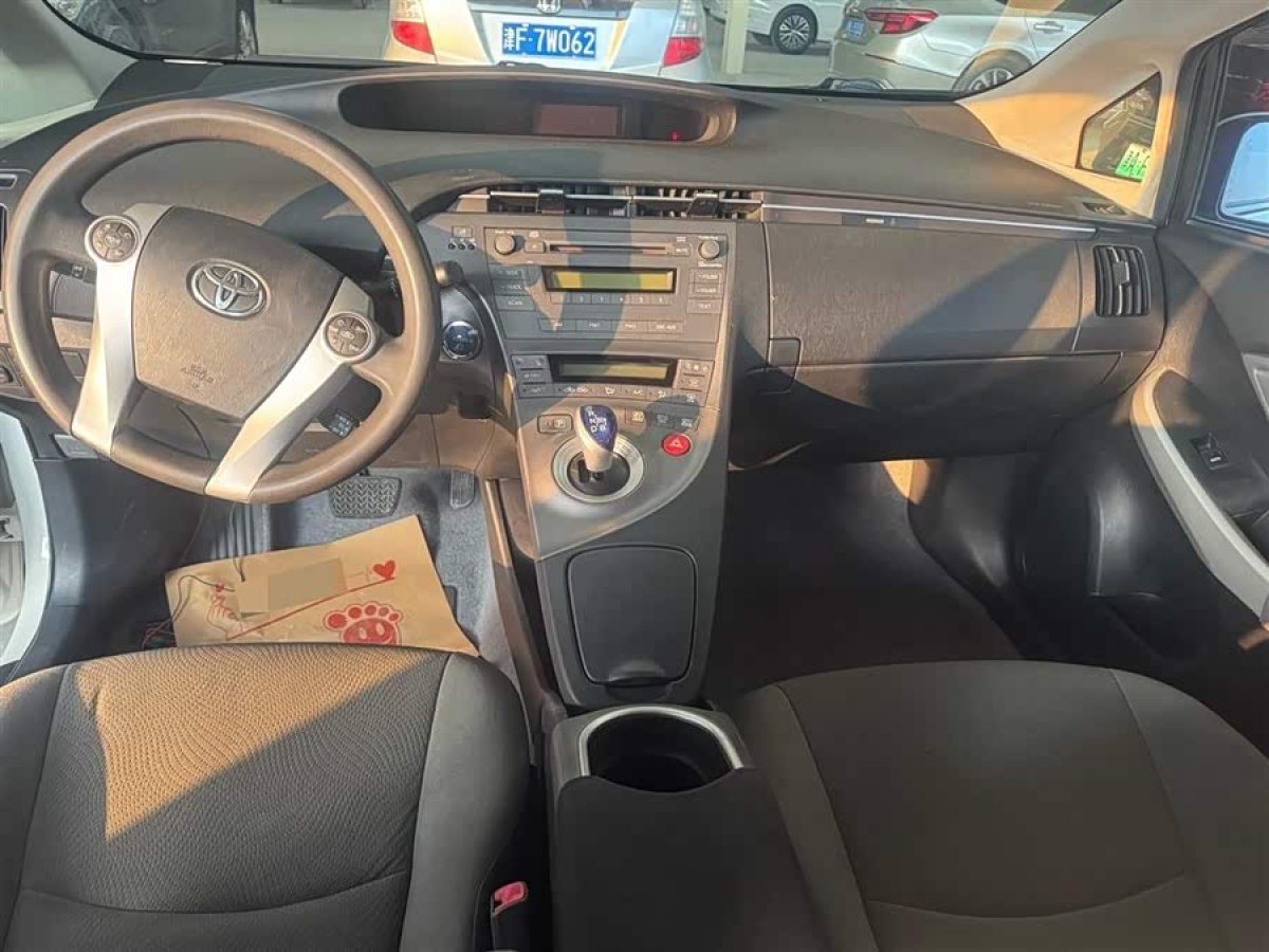 Toyota Prius 2015 car image #4