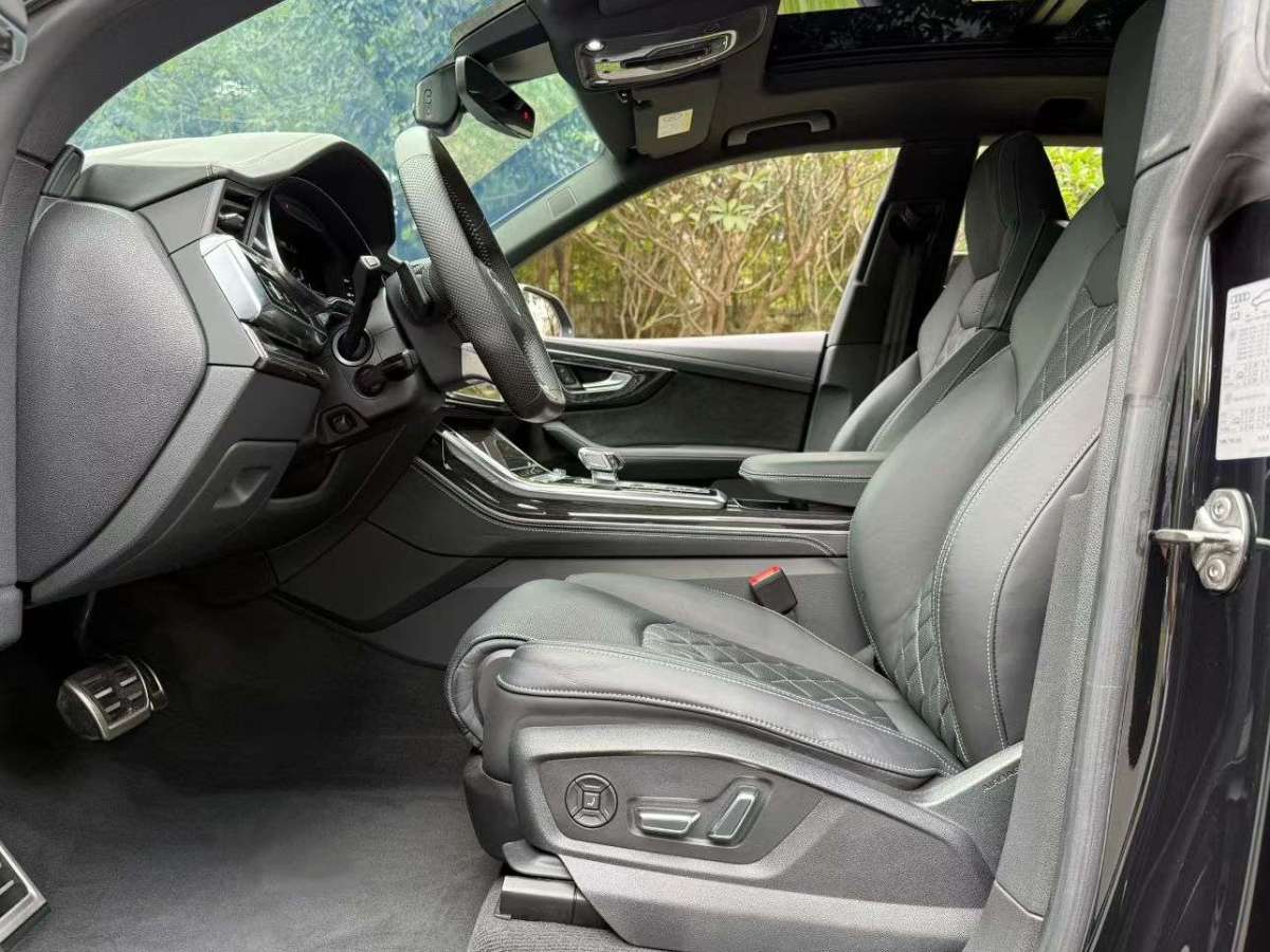 Audi Q8 2021 car image #4