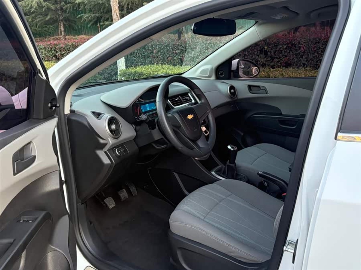 雪佛兰 爱唯欧 2014 汽车图片 #4