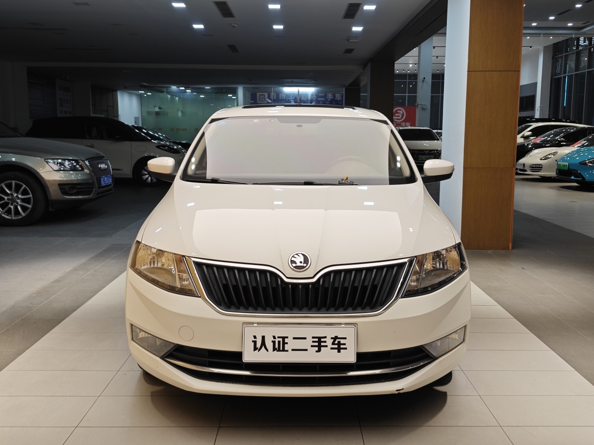 Skoda Rapid Spaceback 2019 car image #4