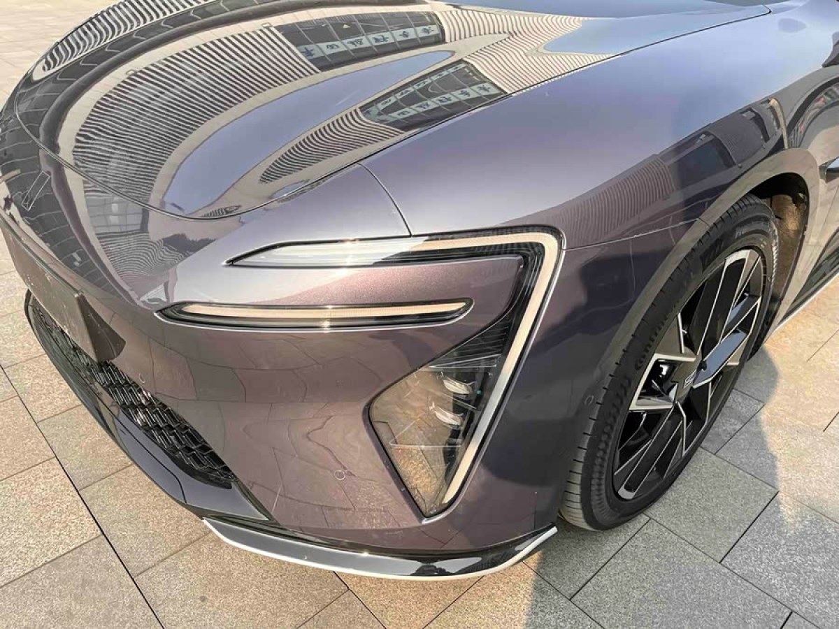 Avatr 06 2025 car image #4