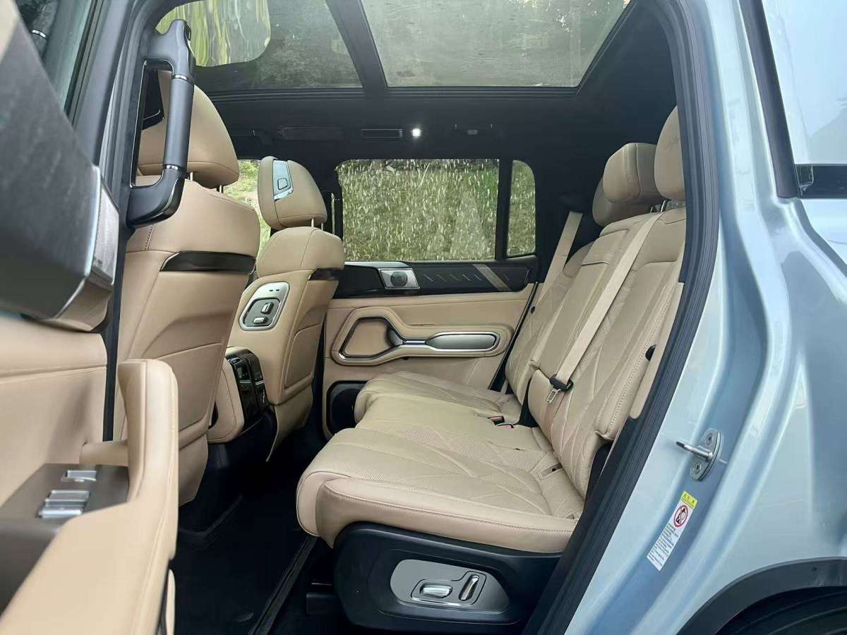 FangChengBao Leopard 8 2024 #4 FangChengBao Leopard 8 2024 car image #4