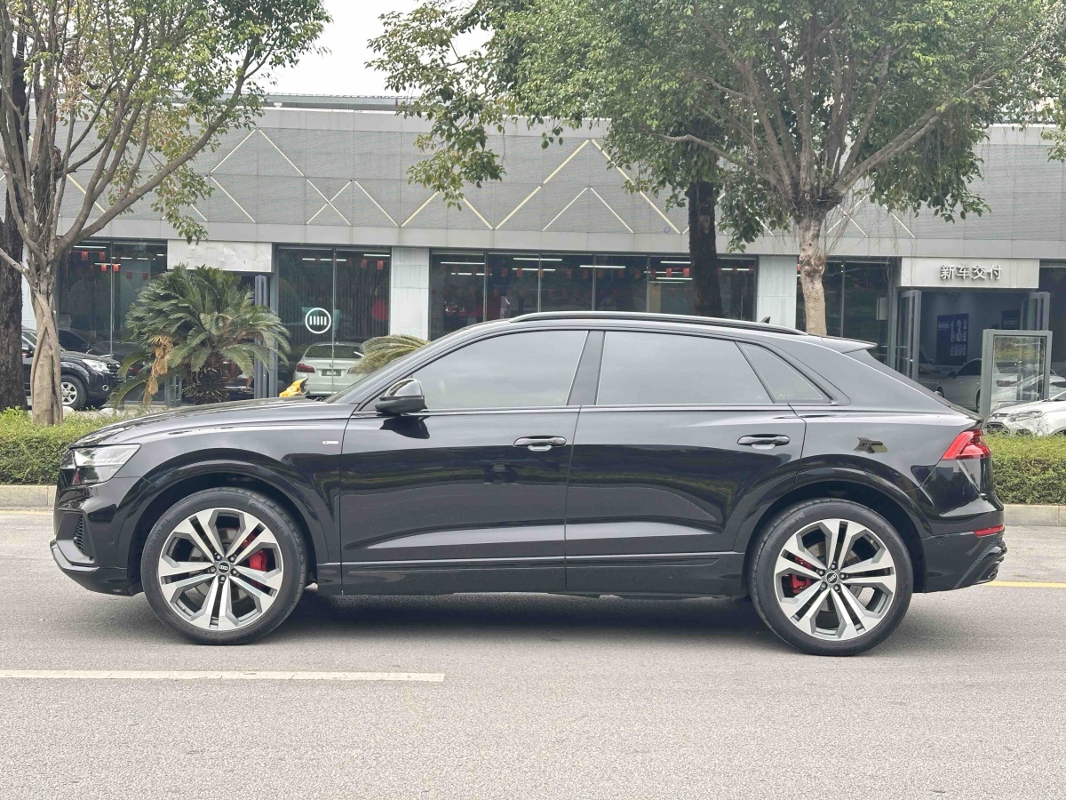 Audi Q8 2021 car image #4