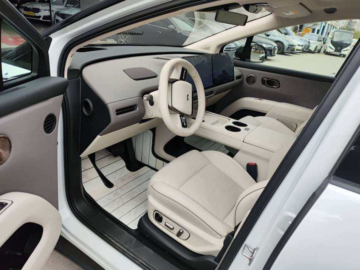 Li i8 2025 изображение автомобиля #4