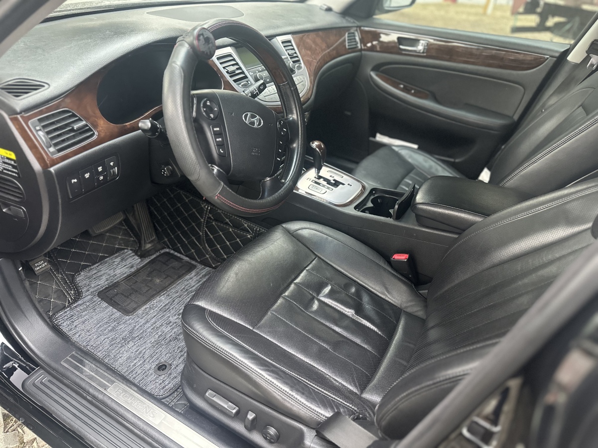 Hyundai Rohens 2011 car image #4