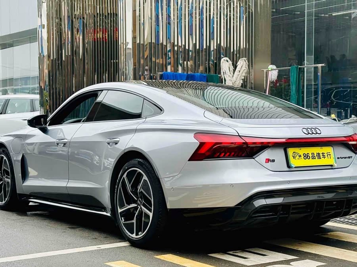 Audi RS e-tron GT 2024 car image #4