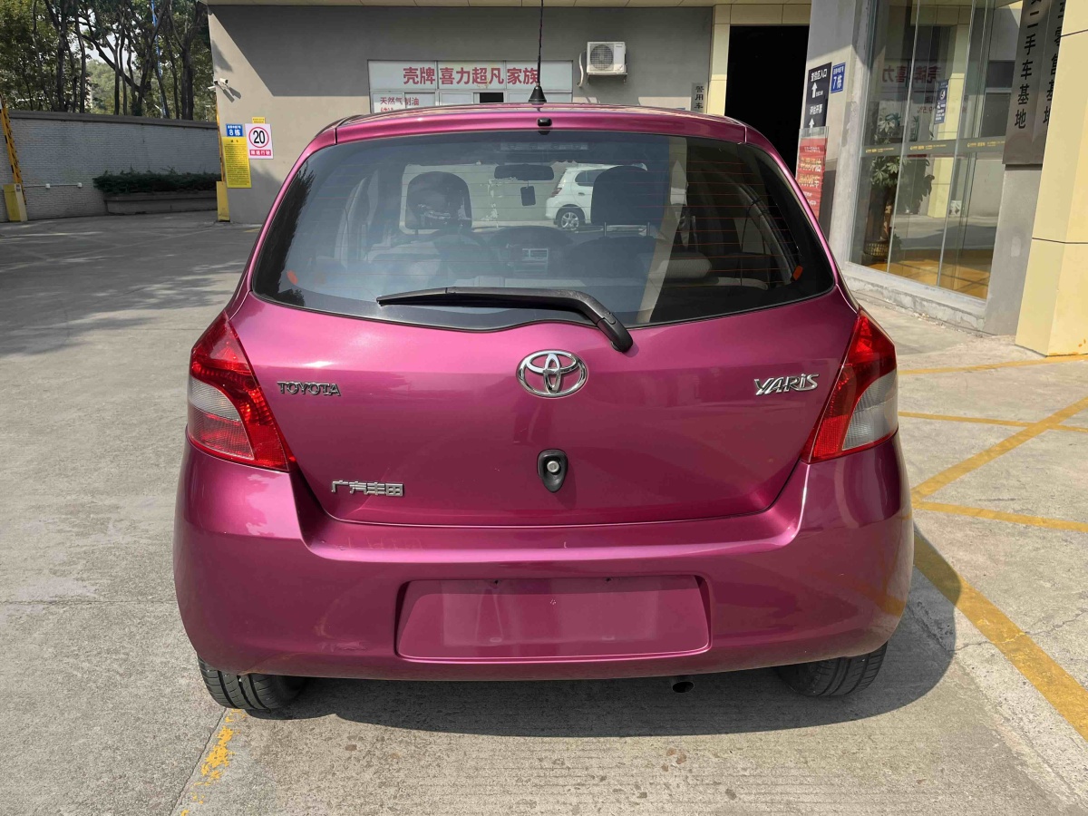 Toyota Yaris 2010 imagem de carro #4