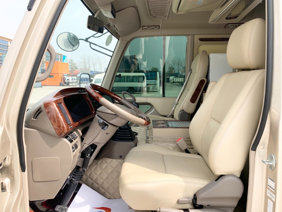 Toyota Coaster 2017 #4 Toyota Coaster 2017 imagen de coche #4