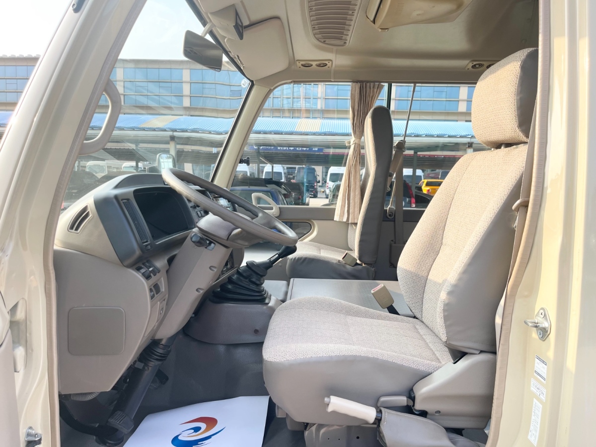 Toyota Coaster 2015 #4 Toyota Coaster 2015 imagen de coche #4