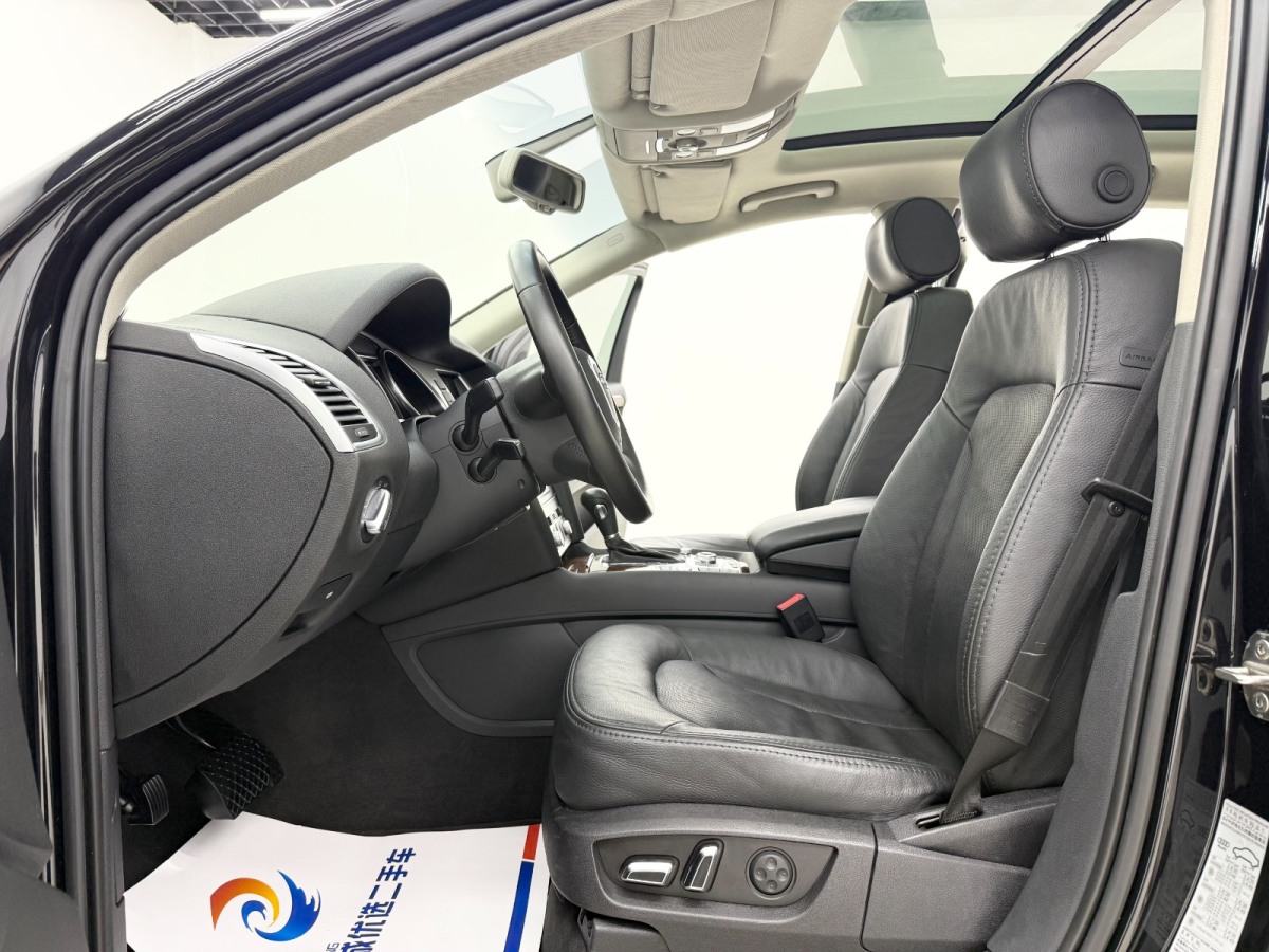 Audi Q7 2010 car image #4