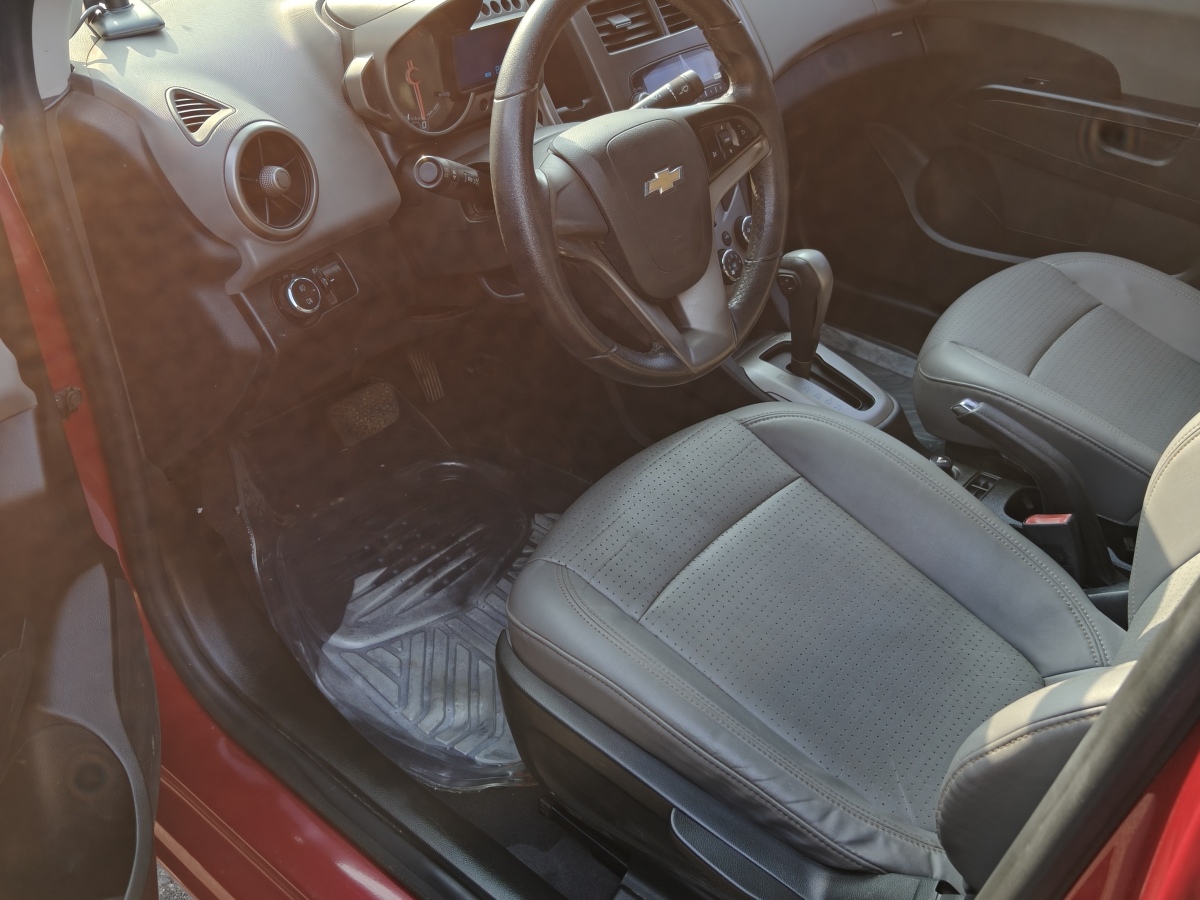 雪佛兰 爱唯欧 2012 汽车图片 #4