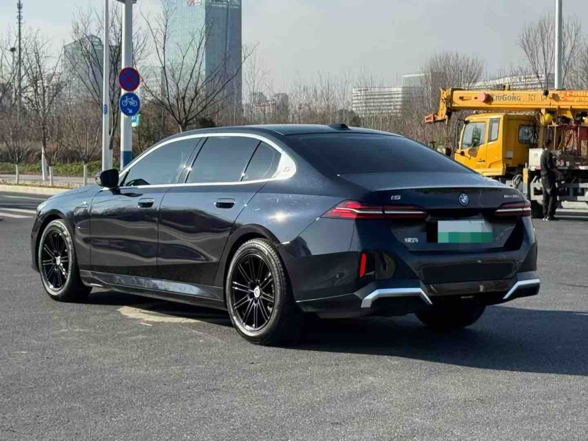 BMW i5 2024 car image #4