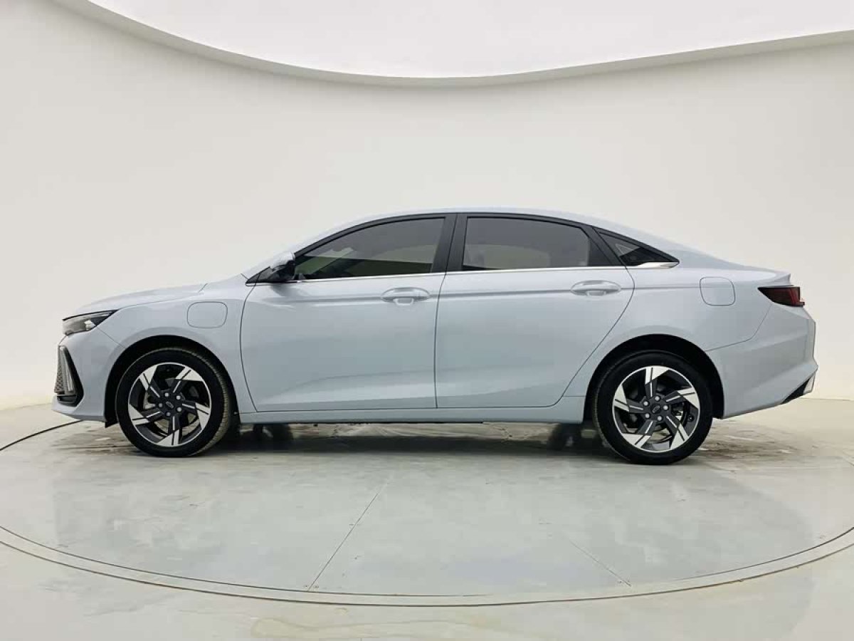 GEELY 2023 #4 GEELY 2023 car image #4