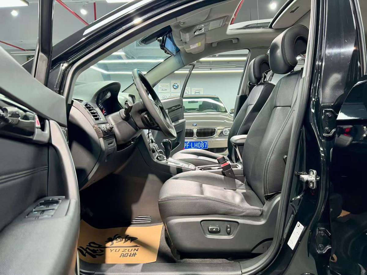 Chevrolet Captiva 2014 car image #4