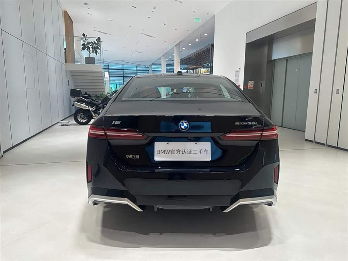 BMW i5 2024 car image #4