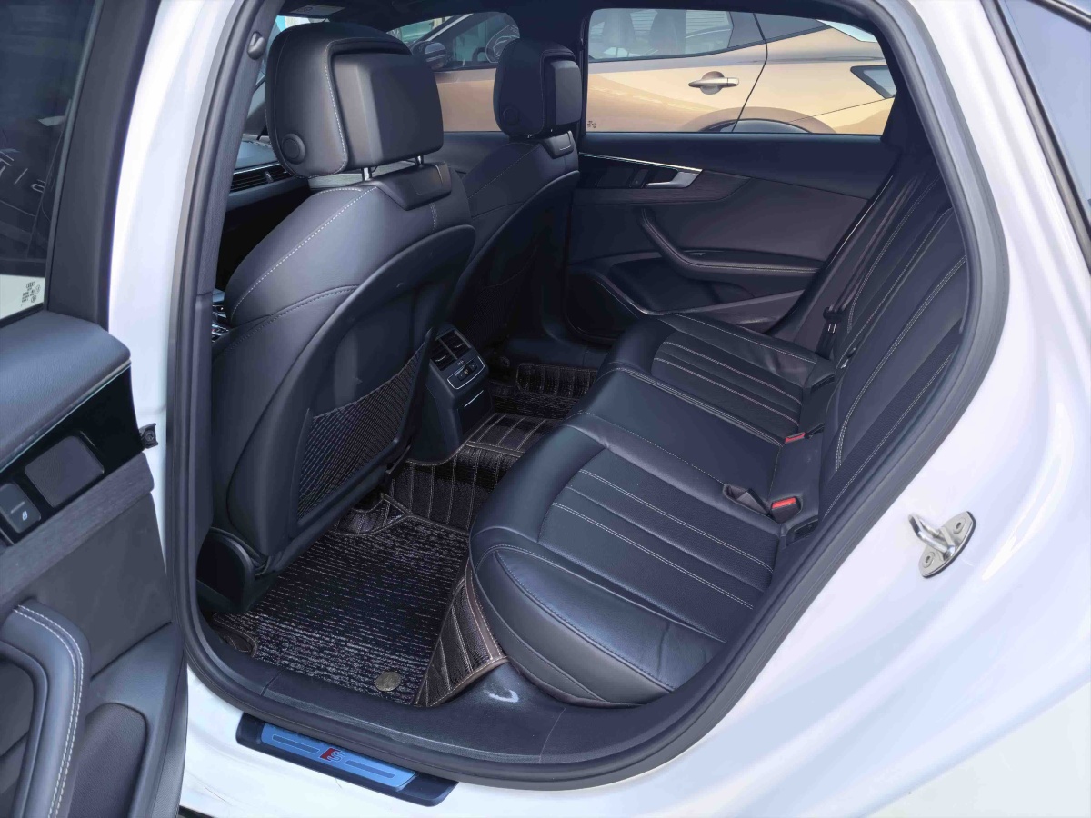 Audi 2023 immagine di auto #4