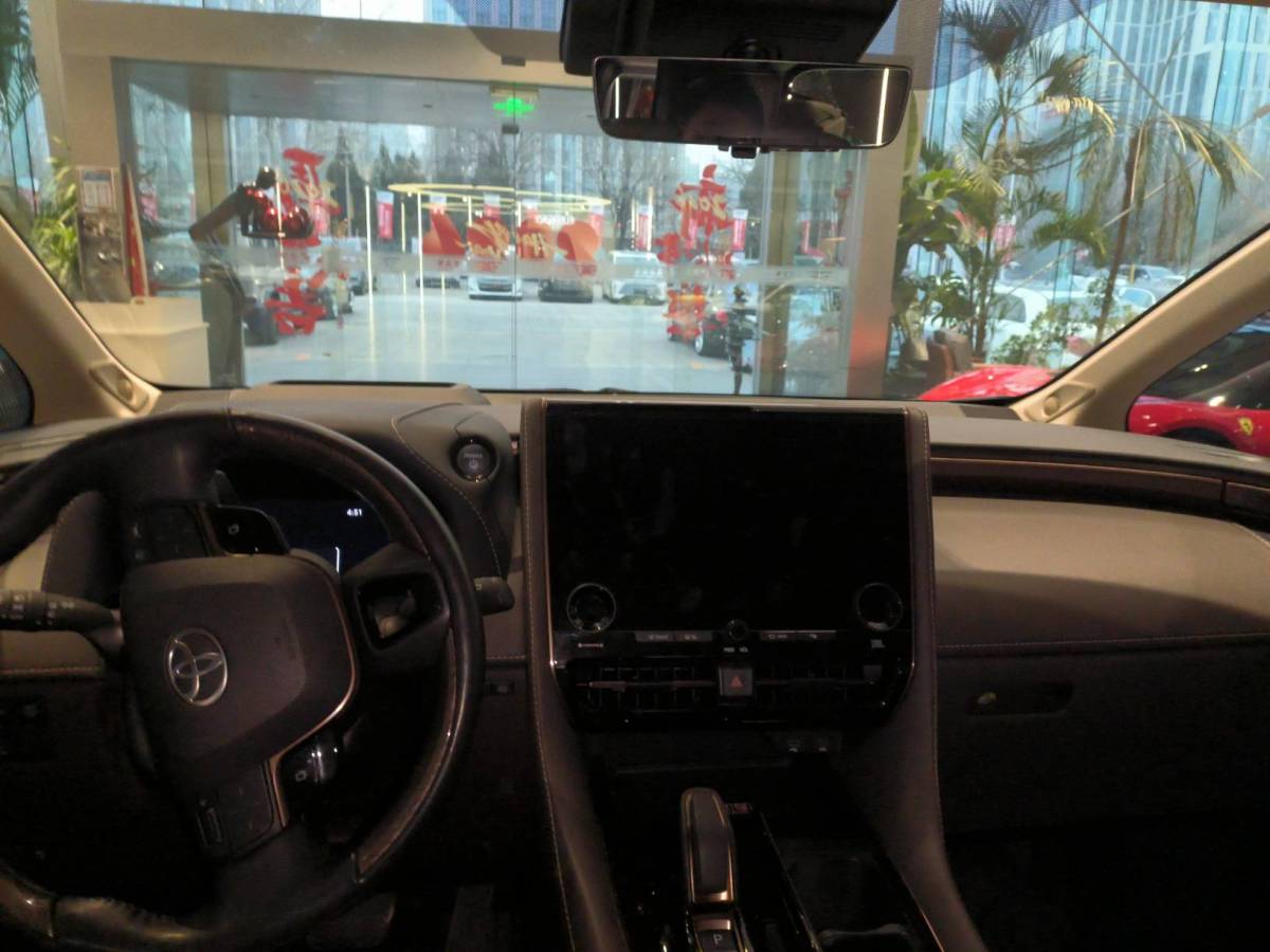 Toyota Alphard 2024 immagine di auto #4