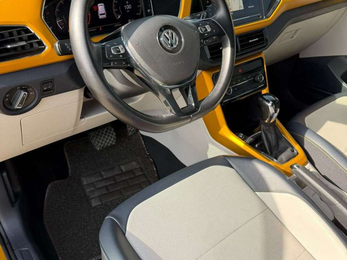 Volkswagen T-Cross 2020 #4 Volkswagen T-Cross 2020 car image #4