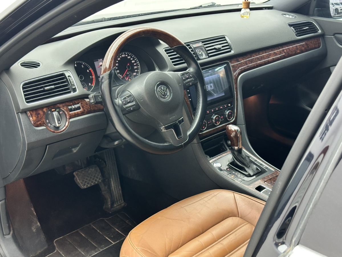 Volkswagen Passat 2012 #4 Volkswagen Passat 2012 car image #4