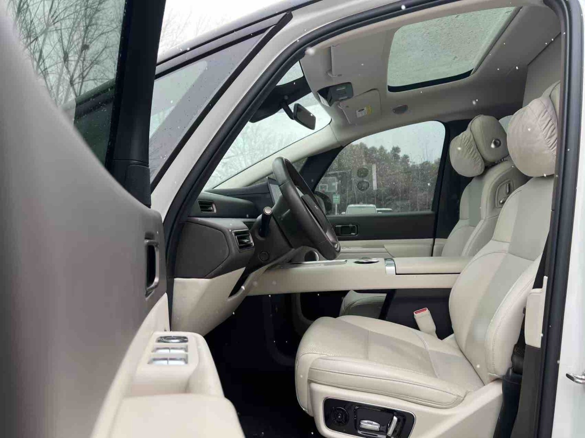 理想汽车 理想MEGA 2024 汽车图片 #4