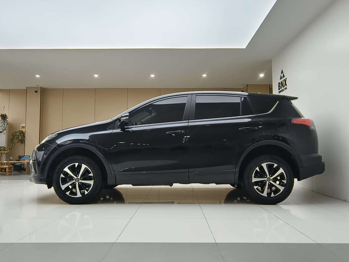 Toyota RAV4 2019 car image #4