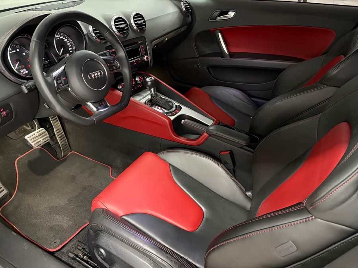 Audi TTS 2011 car image #4