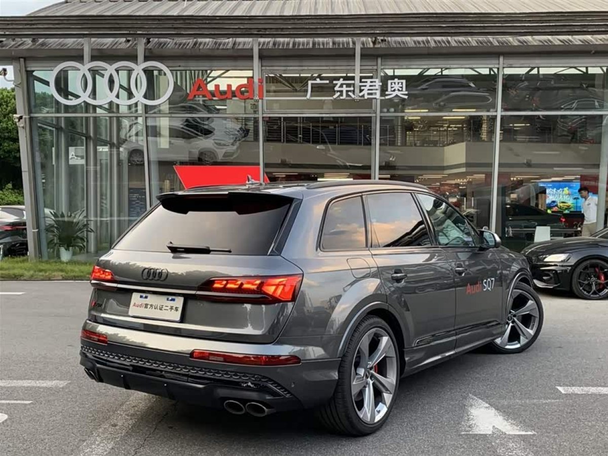 Audi SQ7 2024 car image #4