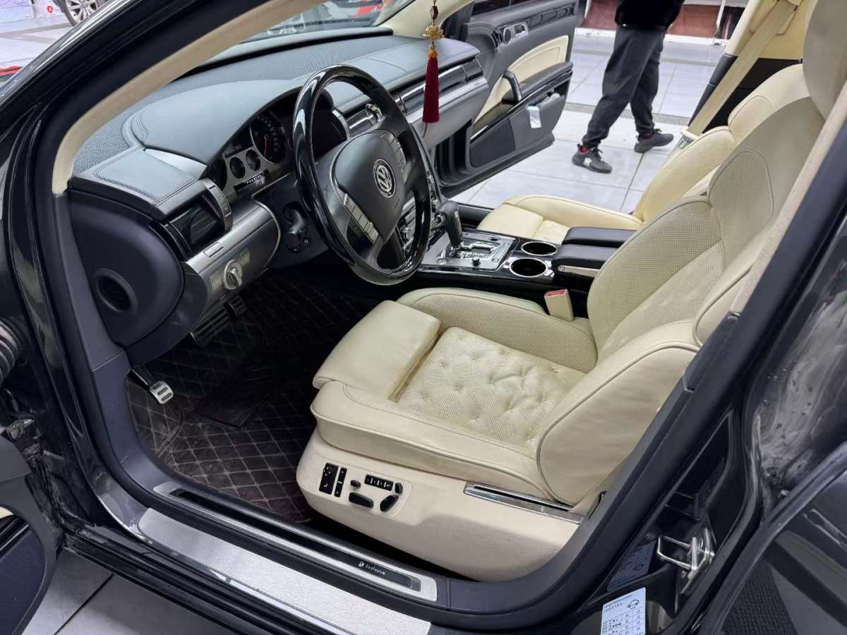 Volkswagen Pheaton 2013 car image #4