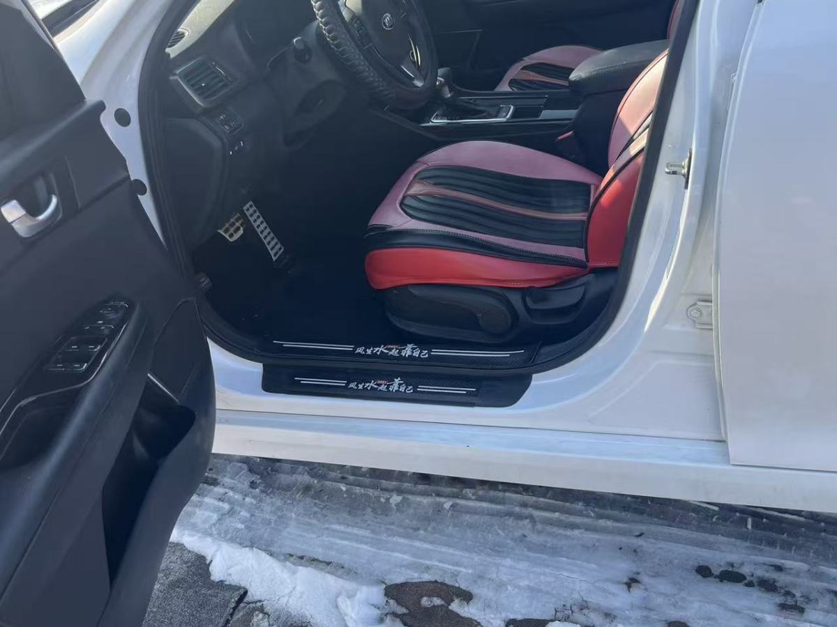Kia K5 2017 car image #4